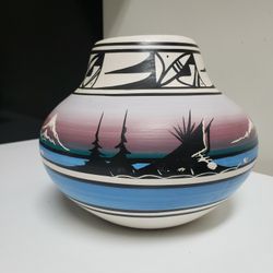 Large 7.5" Signed Navajo Pottery 