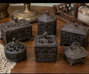 Vintage cast iron filigree box candle holder
