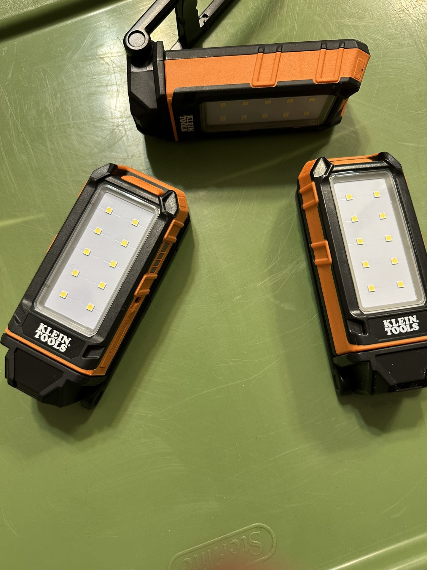 Klien Magnetic Light