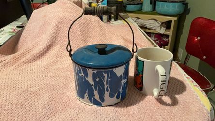 Graniteware  Berry pail   antique vintage super condition for its age  wood handle , kitchen, ,  vintage , blue and white