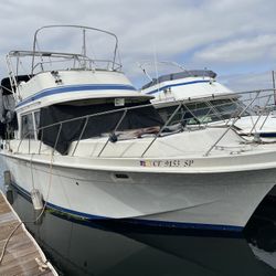 1984 Uniflite 36ft Lrg Aft Cabin 2 Heads