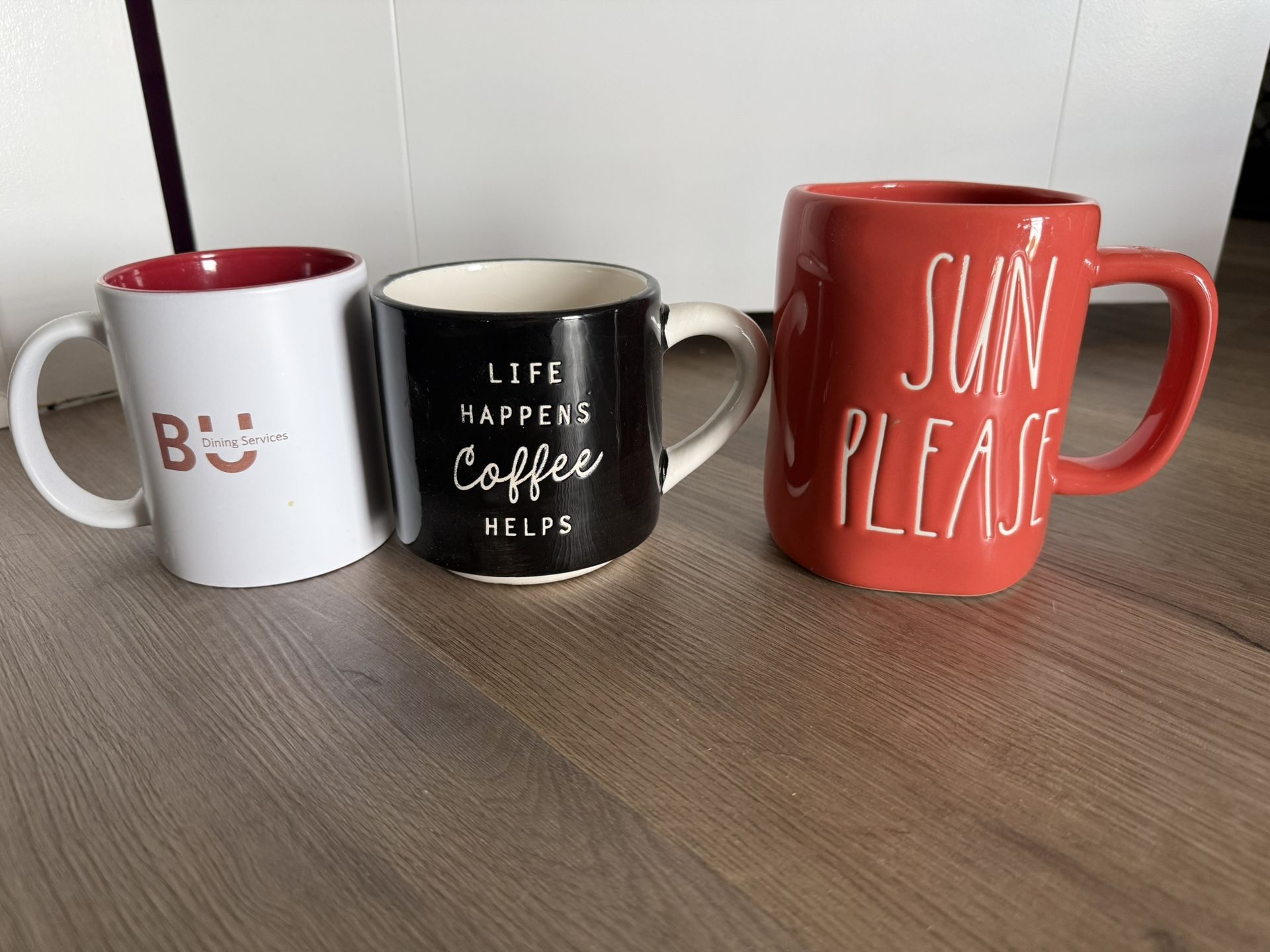 Black and Red Coffee Mug Set