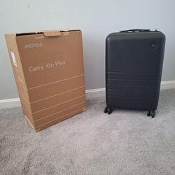 Unused Monos Carry-On Plus Midnight Black – Original Box & Accessories