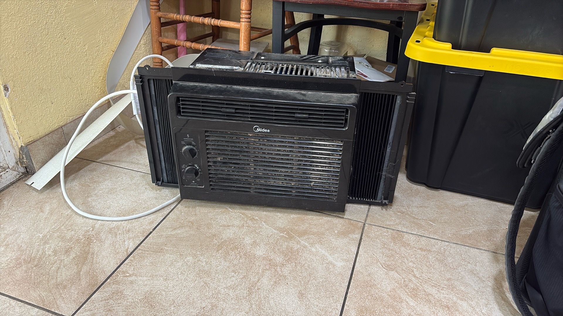 Window air conditioner