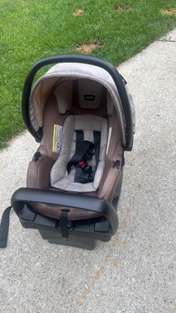 Evenflo car seat with base