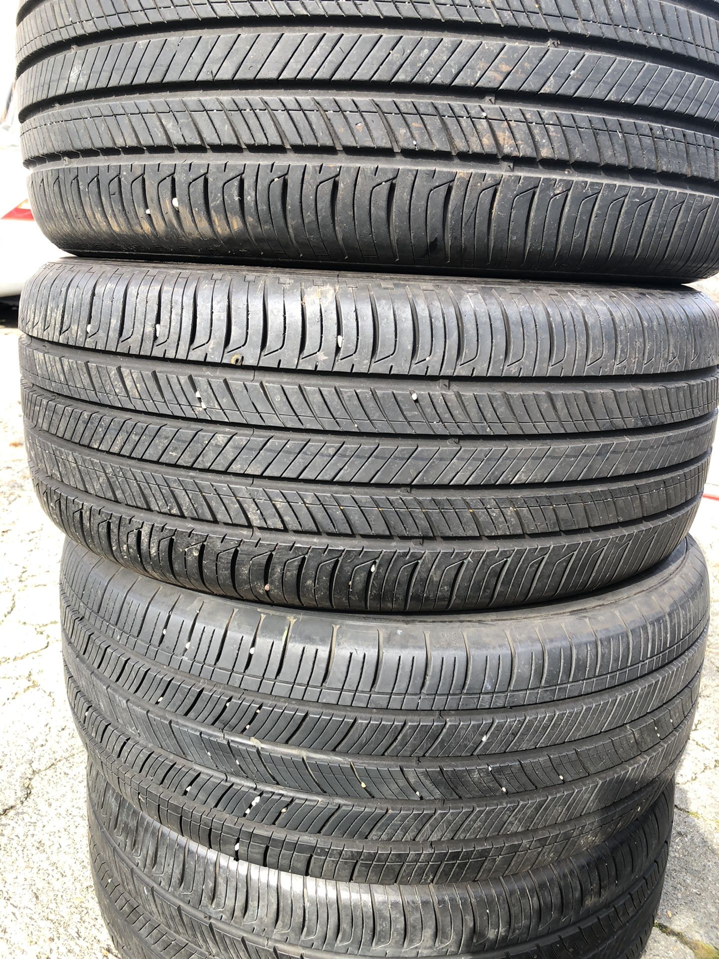 Set 4 usted tire 225/50R17 three HANKOOK one MICHELIN set 4 used tire have patch set 4 used tire $140