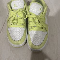 Jordan 1 Low 7.5 Woman 
