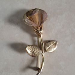 Vtg AK Mesh Gold Tone Rose & Leaf Signed Brooch Pin Metal 