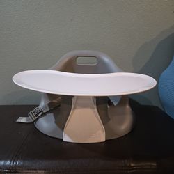 Upseat baby floor seat