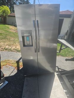 Fridgedaire Stainless Steel Fridge side by side new