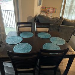 Dining Table With 6 Chairs And Extended Middle Piece For Table 