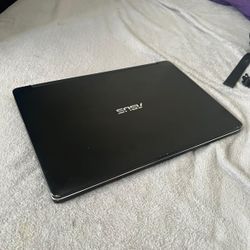Asus i7, 12gb ram, 512 ssd, pantalla tactil 15.6", tarjeta grafica dedicada.