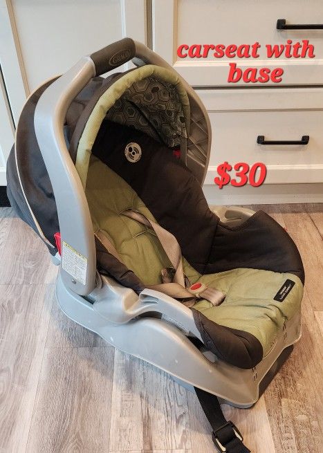 Car Seat W Base READ DESCRIPTION