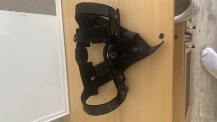 Acl brace