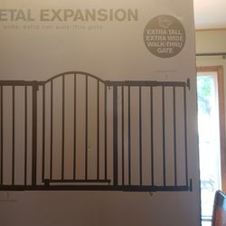 Heavy Duty Metal Expansion Walk Through Gate