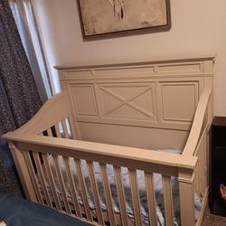 Baby Crib/Baby Harness