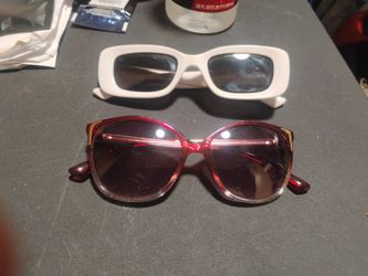 Lady's Sunglasses Take These Free With a Purchase