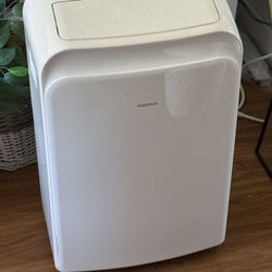 Insignia portable AC 350sq Feet 8,000btu 