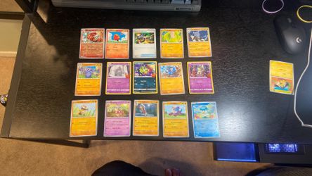 Pokémon Card Lot – 20 Cards (Holos + Commons