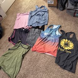 Women Medium Tank Top And Short