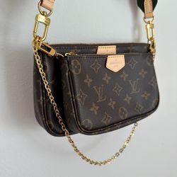 Bag Louis Vuitton Multi Pochette Accessoires khaki color