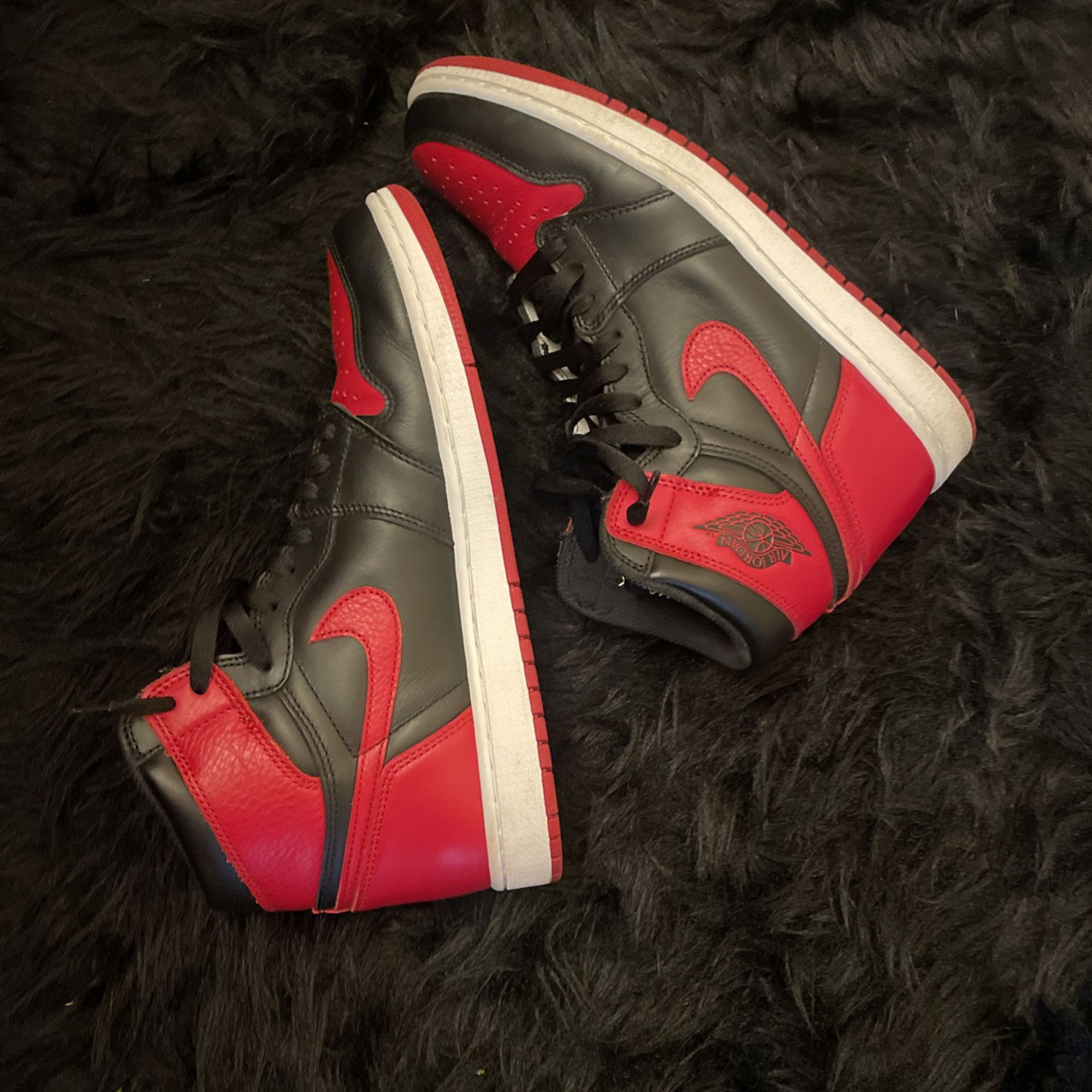 Nike Air Jordan 1 “banned” 