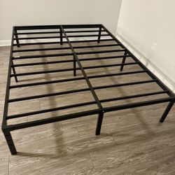 QUEEN SIZE METAL BED FRAME  