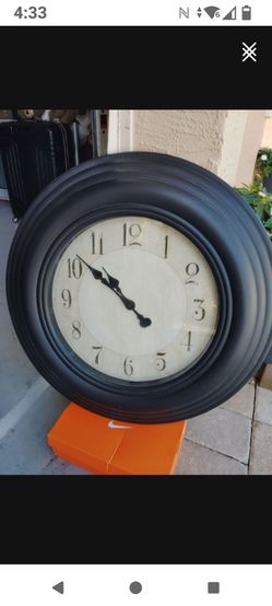 Large 28 inch Wall Clock. Silent, Accurate Quartz. Movement. Working Good