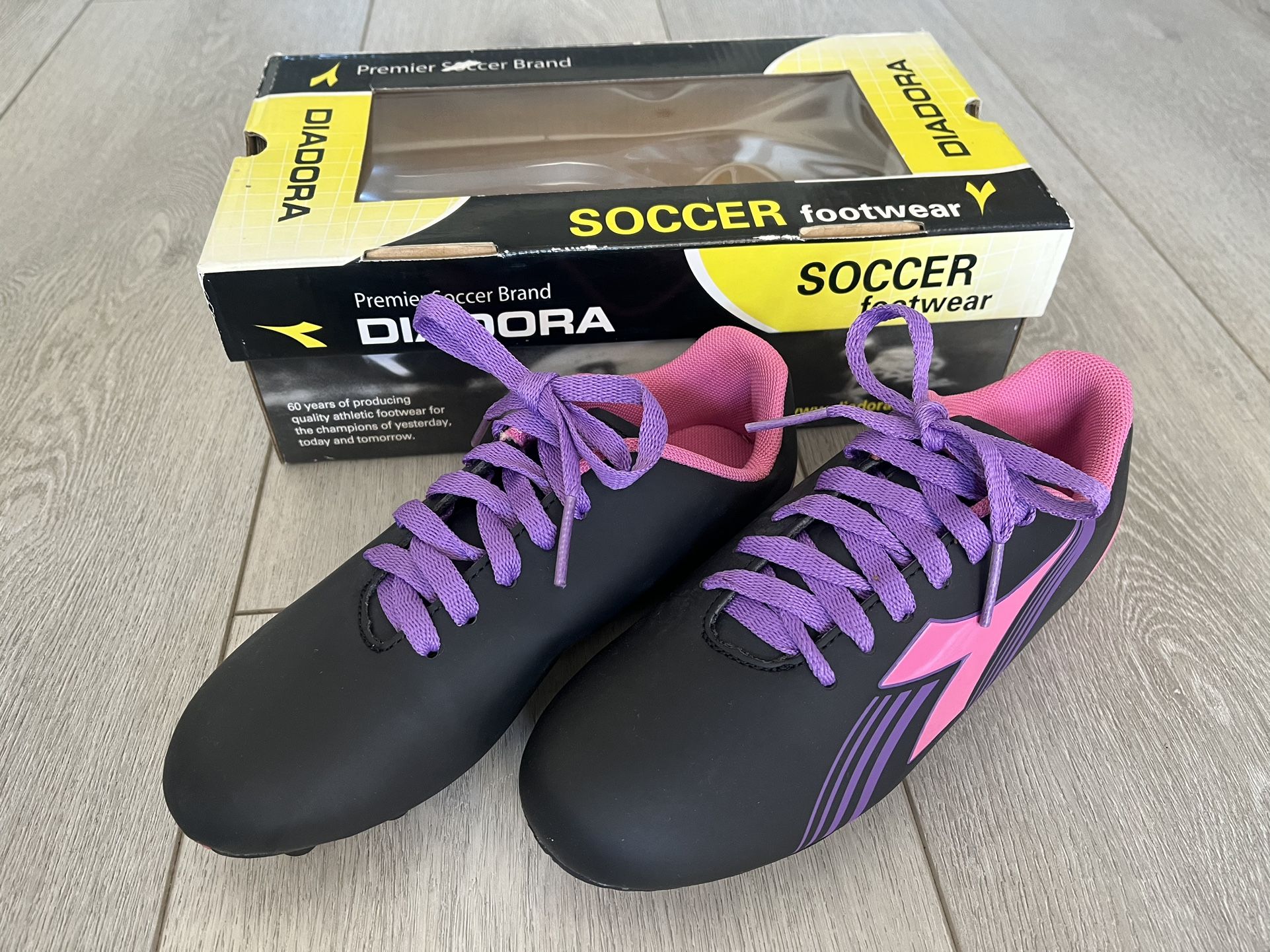 New Soccer Cleats Diadora Brand Black Pink Purple US Size 2.5