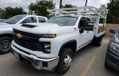 2024 Chevrolet Silverado 3500 HD Crew Cab & Chassis