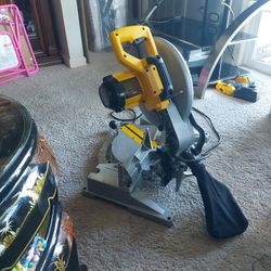Dewalt Saw