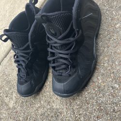 Nike Foam Posites Size 4y