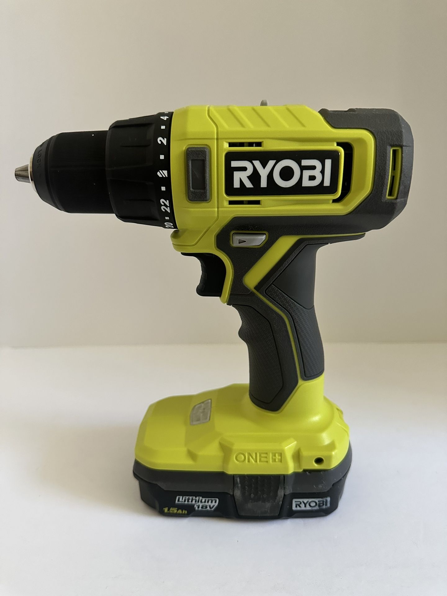 Ryobi 18v Hammer Drill/Driver w/ Lithium Battery