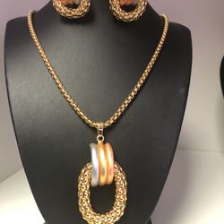 Hindu style set in unforgettable steel and 18 K gold plated (necklace, earrings and pendant)