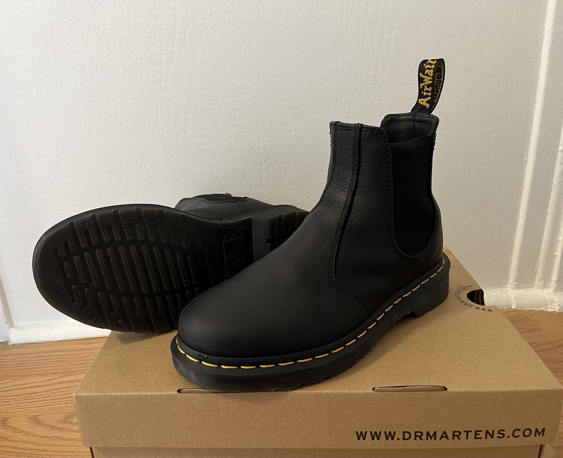 Leather Chelsea Dr Martens 2976 Carpathian Womens 2976 Ambassador