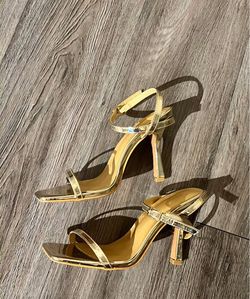 gold plt heels size 7