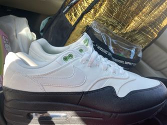 Men’s Nike air maxes