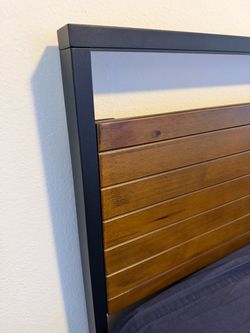 King Size Pauletta Low Profile Platform Bed - Excellent Condition