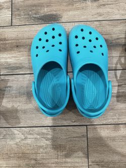 Size 4 Youth Crocs. Blue