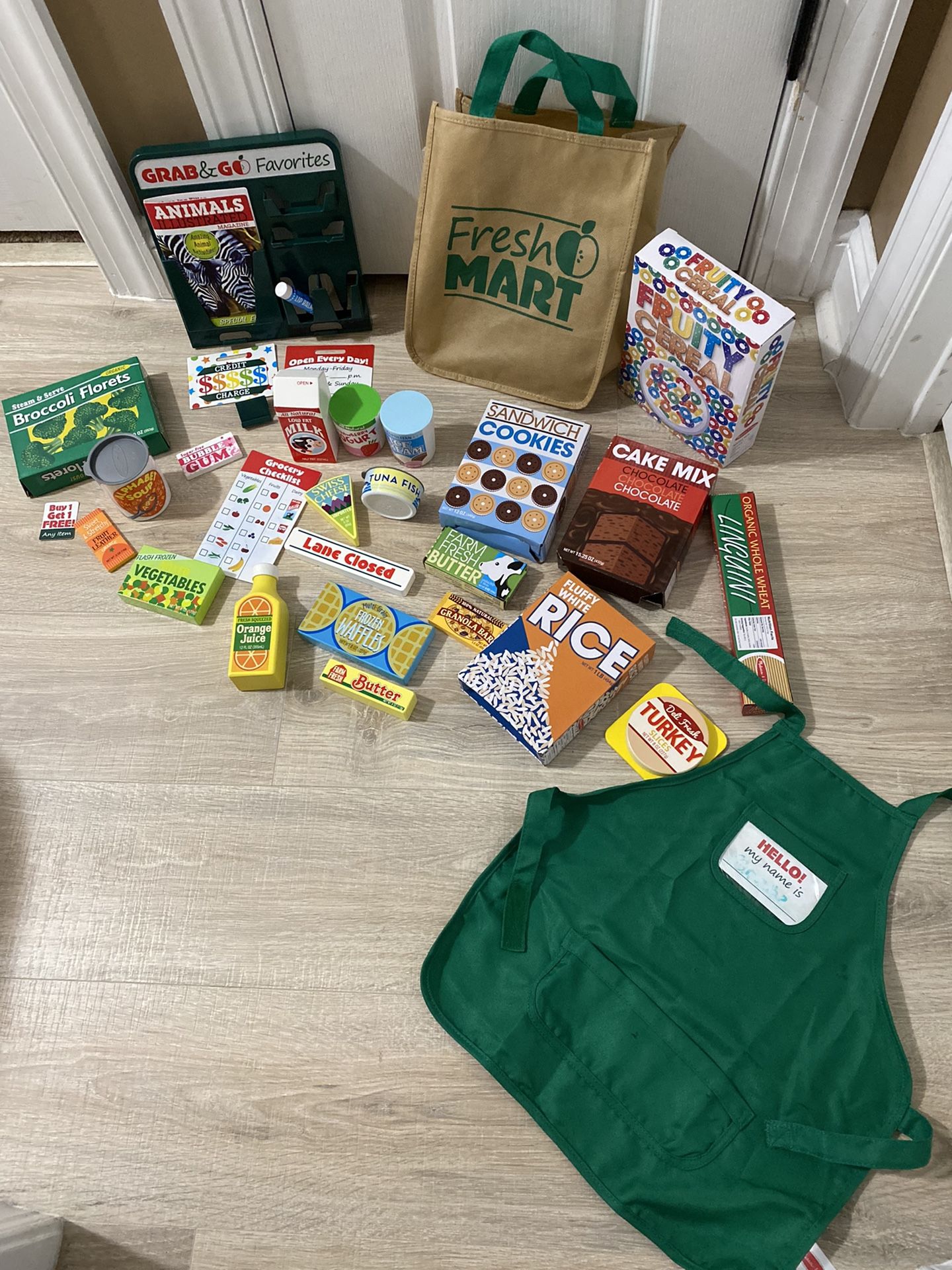 Melissa & Doug Playset grocery store set