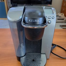 Keurig B70 coffee maker 