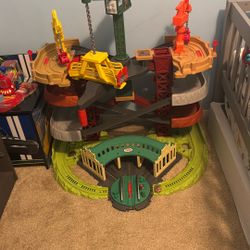Fisher-Price Thomas & Friends Trains & Cranes Super Tower