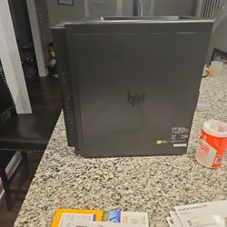 PREDATOR ORION 5000 GAMING PC WITH 32 Inch Monitor And Keyboard.