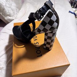 Louis Vuitton 100 Percent Authentic BRAND NEW Women Size 9