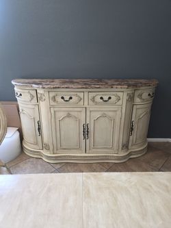 Furniture/ mueble