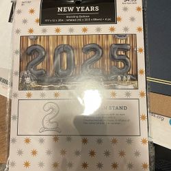 2025 Balloon Garland. 