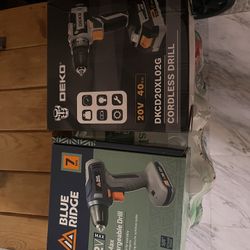 2 power drills 