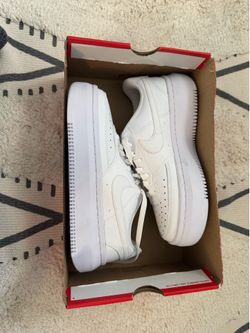 Women’s Nikes- Size 8