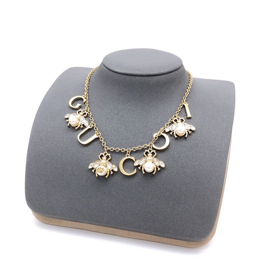 Fashionable Necklace