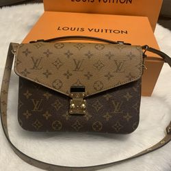 Authentic Pochette Metis Reverse In Pristine Condition